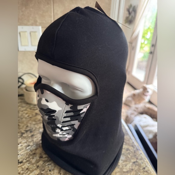 NWT Balaclava Ski Mask - Thermal Face Mask Cold Weather Motorcycle Mask - Picture 8 of 11